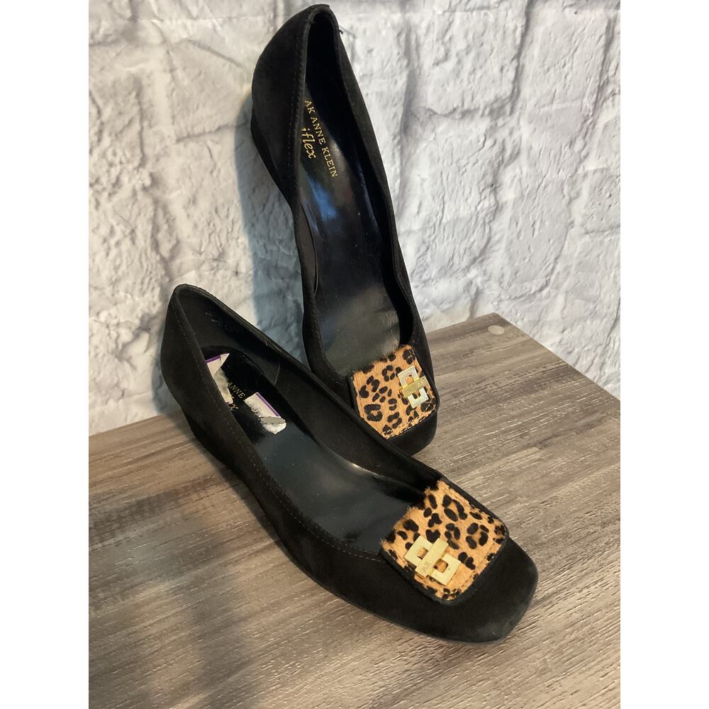 Anne Klein Black Pumps with Leopard Print Accent